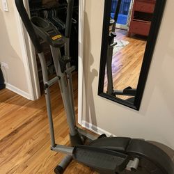 WESLO Momentum 610 Elliptical