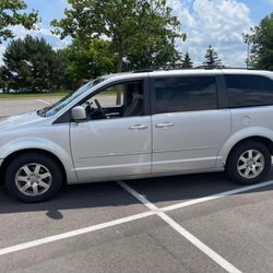 2008 Chrysler Town & Country