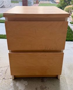 Storage cabinet stationary
