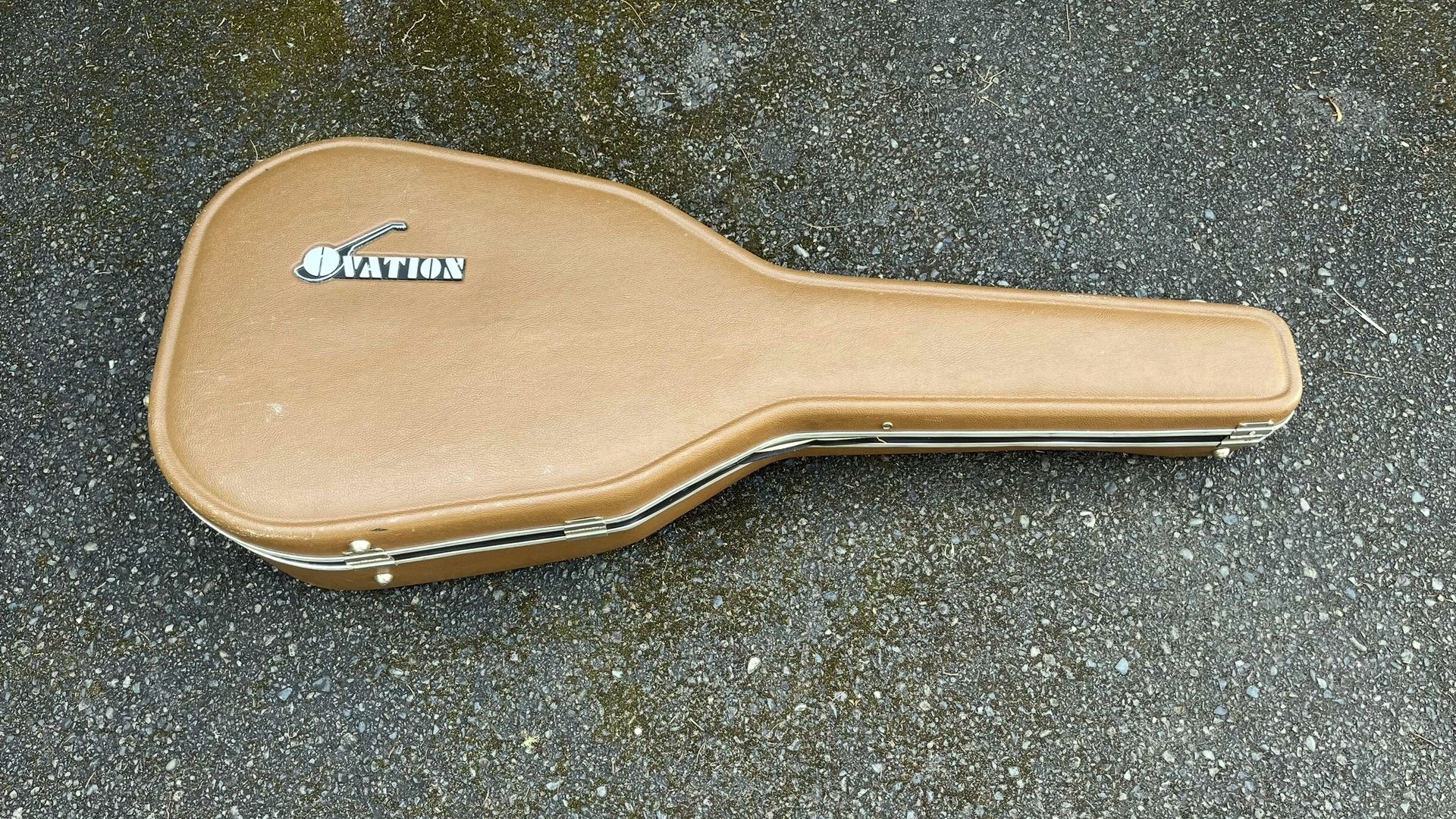 Original 1970s Vintage Ovation Guitar Case