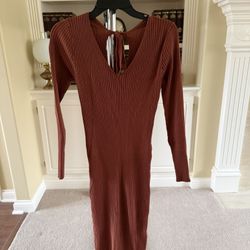 Ribbed long-sleeve midi sweater dress