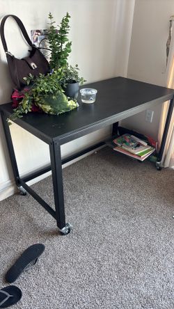 Free desk