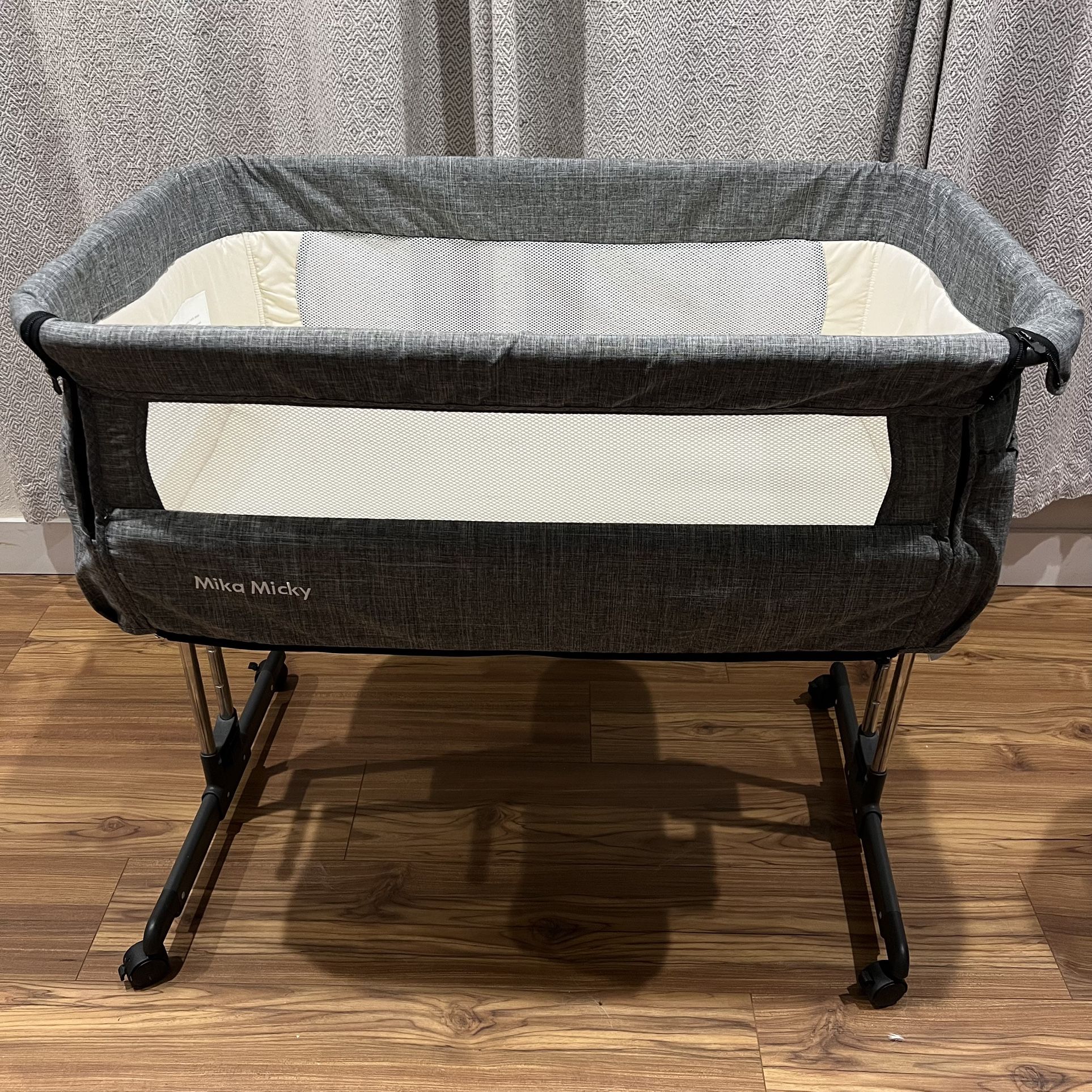 mika micky bedside bassinet