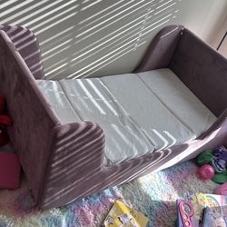 Toddler bed