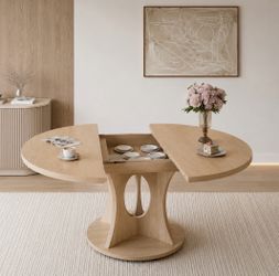 Oak extendable dining  table for 6-8 people