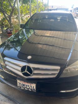 2011.  Mercedes. Benz. C300