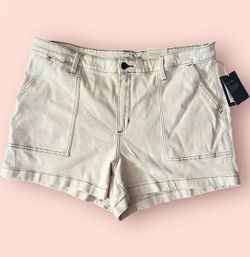 Women’s Shorts Size Small Color Baile