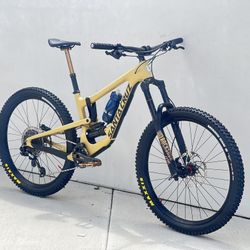 Santa Cruz Nomad CC Carbon Full Suspension Mountain Bike