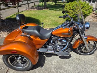 2015 Harley-Davidson Free Wheeler trike [ color] Amber whiskey