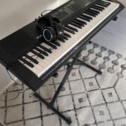 Piano Keyboard 