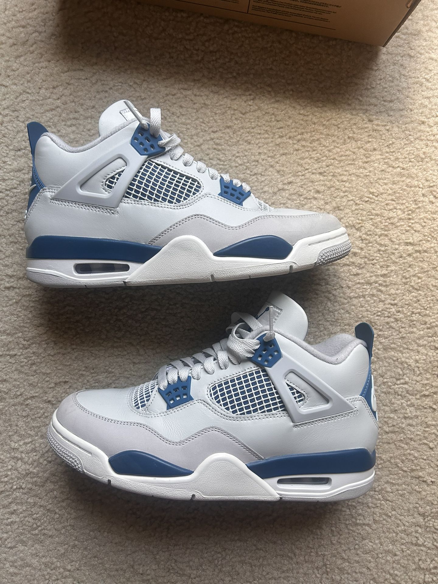 Air Jordan 4 - Military Blue, Size 9