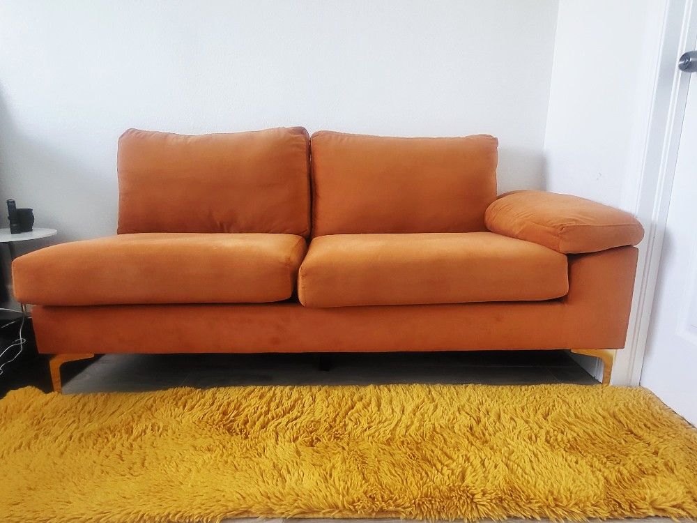 Modern Sectional Sofa- Barely Used