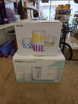 Cricut Mug Press with Extra Mugs New