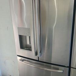 GE Stainless Steel French Doors Family Hub Fridge Fully Functional 