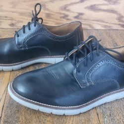 Johnston & Murphy - Mens - Size 8.5  - Holden Plain Toe - Lace Up - Leather - EVA Sole - Black ($100+ New)