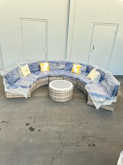 Outdoor patio curve set