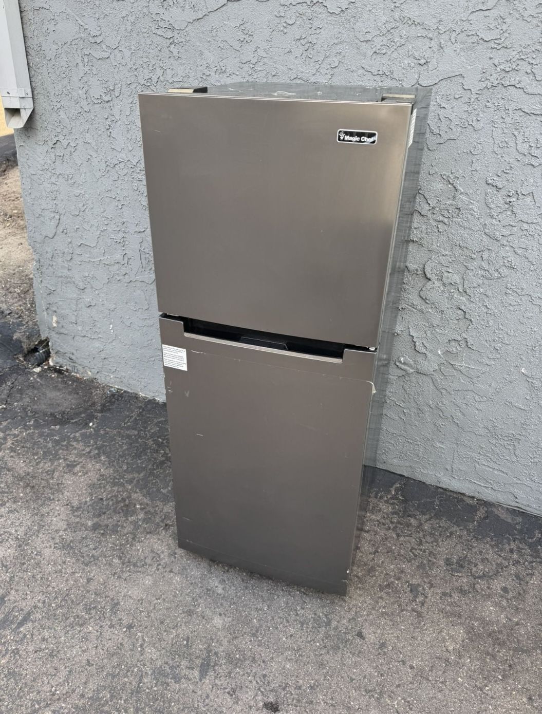 10 Cubic Mini Fridge Refrigerator With Freezer Free Local Delivery/30 Day Warranty