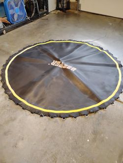 Trampoline 8ft