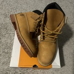 TIMBERLAND PREMIUM 6 IN WATERPROOF BOOT SIZE 10.5