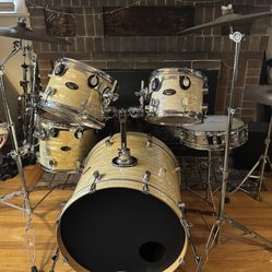 PDP By DW CX Series 8ply Maple Drum Set. Cymbals Not Included. 