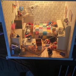 Vintage 12.5x12.5 Doll House W/miniature Doll, Furniture Metal Cars Lights Up Great For Christmas