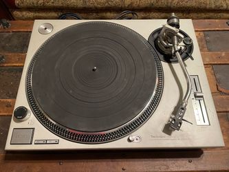 Mid-90s Technics SL-1200MK2 Turntable