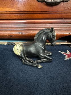 Breyer Horse Foal Black/White Appaloosa Lying Down Plastic Figurine 7x5 USA