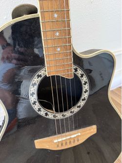 Acoustic/electric guitar