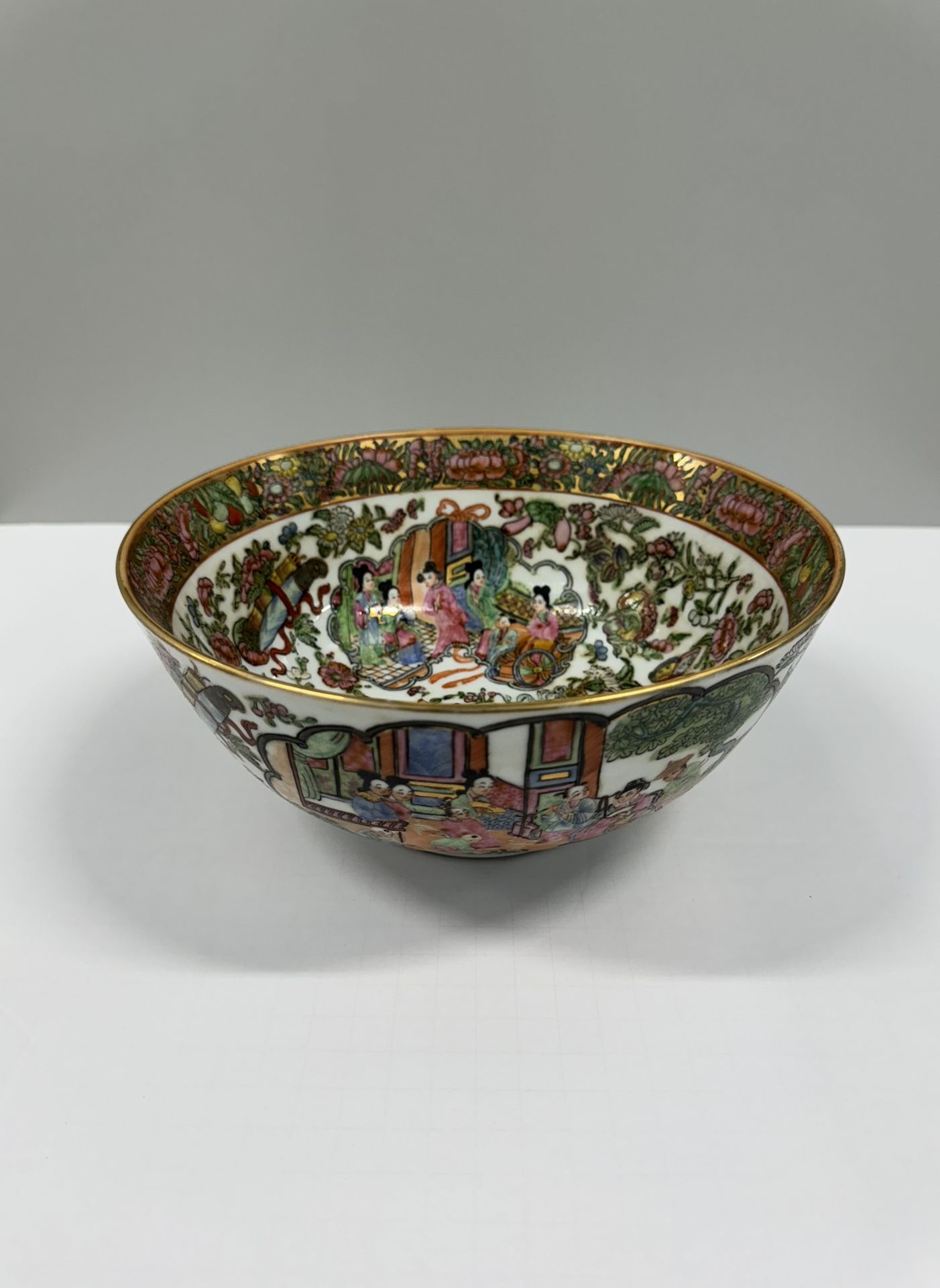 Vintage Antique Famille Rose Medallion Bowl