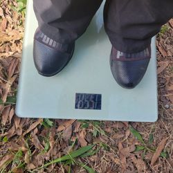 Very Heavy Glass Weight Scale Uses 4 AAA Batteries