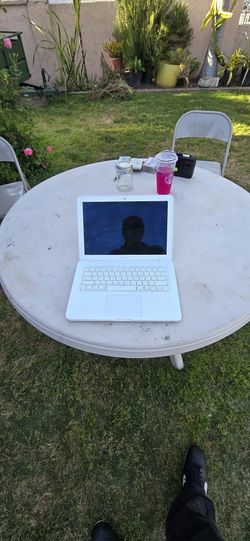 Apple Macbook Unibody 2010-2009 13.3” Intel Core 2 Duo 4GB RAM No HHD A1342