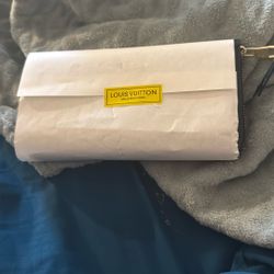  Louis Vuitton Clémence Wallet
