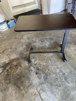 Bedside adjustable table