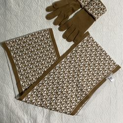 Michael Kors Scarf And Gloves 