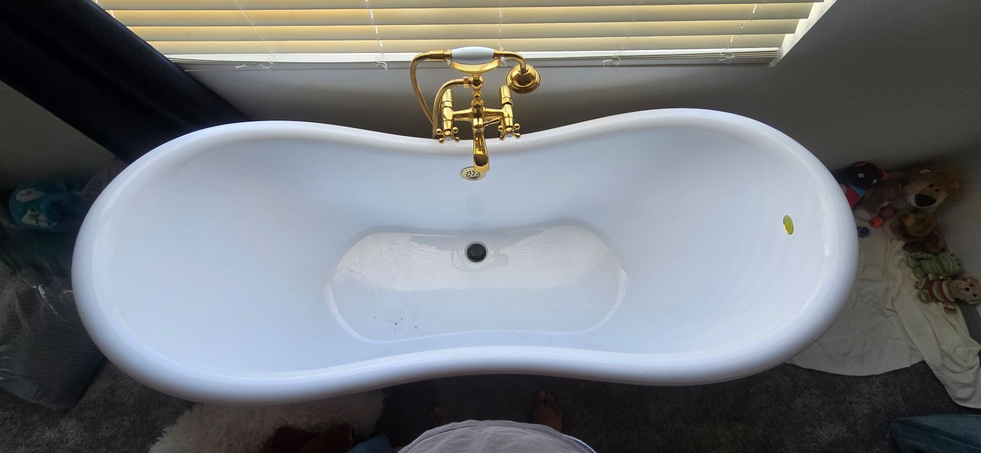 Randolph Morris Acrylic Double Slipper Clawfoot Tub w/ Gold Faucet – 70"