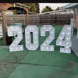 Large 4 Foot Tall, Marquee Letters With Lights 60$