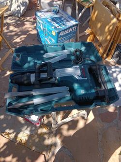 Bosch 15 Amp 1-1/8 in. Corded Variable Speed SDS-Max Power Inline Demolition Hammer for Concrete with Carrying Case