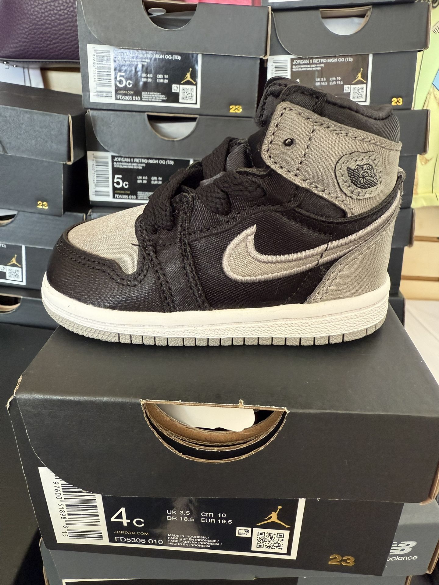 Jordan Retro 1 Size 4c