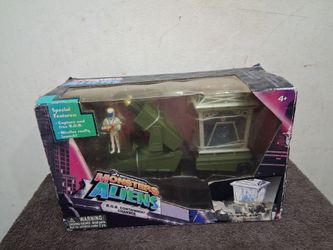 MINT Sealed 2009 Monsters vs Aliens B.O.B. Playset - $85 FIRM