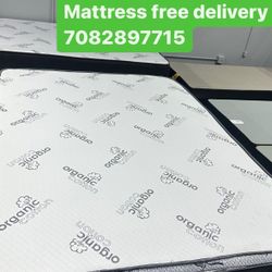 Huge sale for Mattress And Box Twin size mattress and box 150.$ full 190$ Queen 200$ king 290$. free delivery free set up 708….280….7715… cash or Zell
