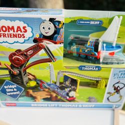 New Thomas The Train & Skiff 3 “ 1/2 Feet Of Track 👈🏻