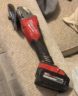 Xc6.0 Milwaukee battery and grinder