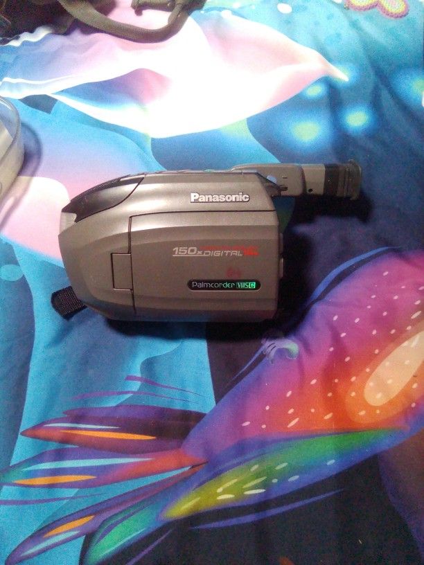 Panasonic PV-L680D VHS-C Camcorder