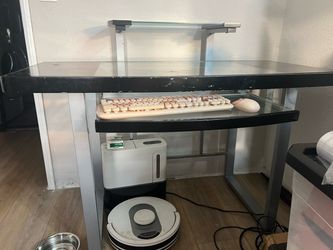 Computer desk