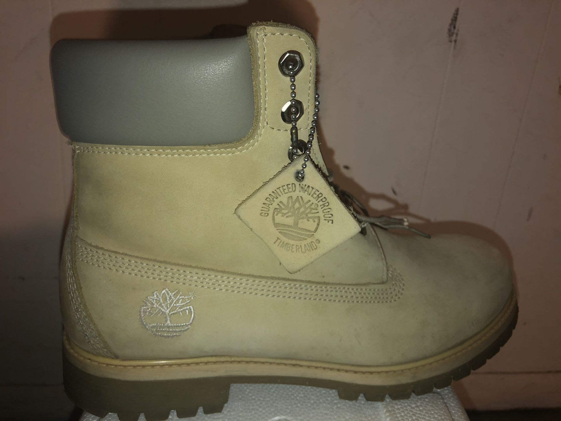 Rare suede timberlands cream with leather top
