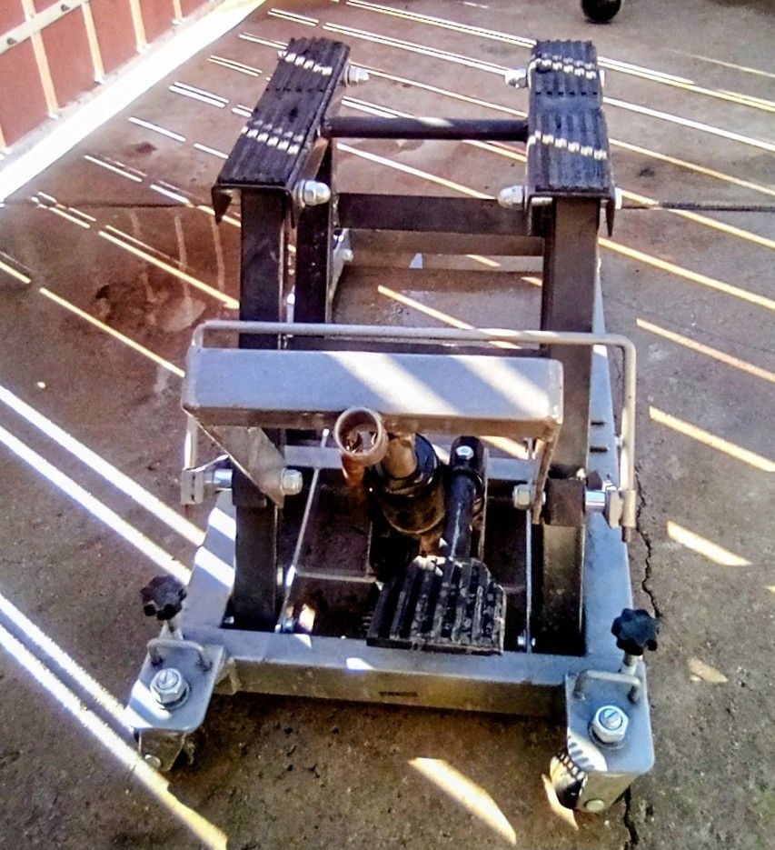 PITTSBURGH 1500 lb. Steel ATV/Motorcycle Lift