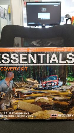 ESSENTIALS RECOVERY KIT *** NEW IN THE BOX ***