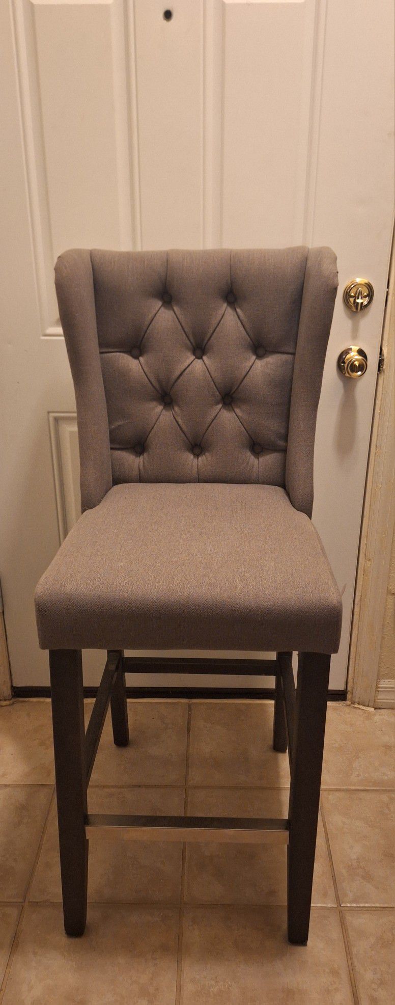DELIVERY AVAILABLE! LIKE NEW! COUNTER HEIGHT GRAY BARSTOOL CHAIR WITH BACK 