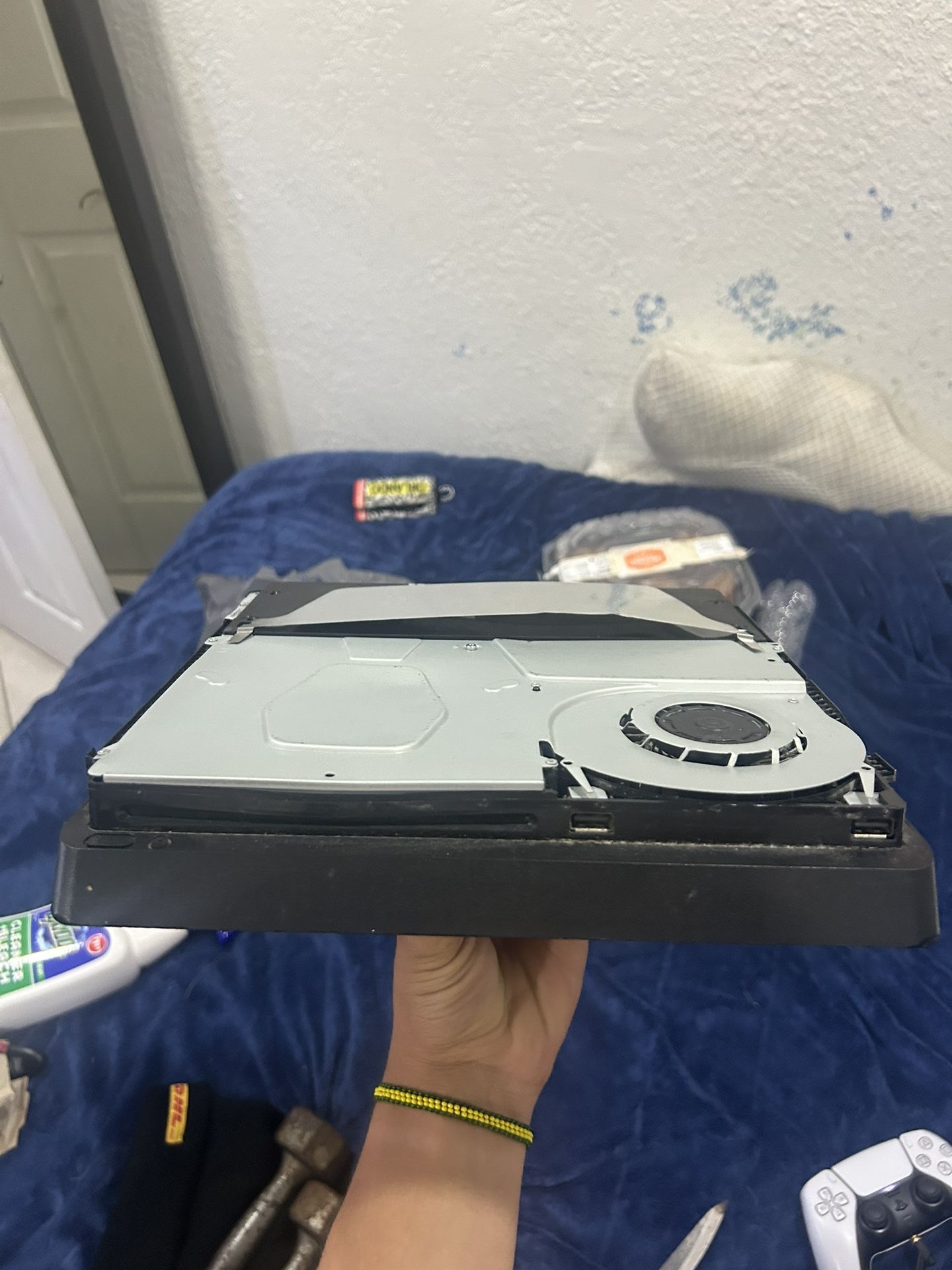 PS4 (FOR PARTS)