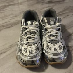 Bottega Veneta Orbit size 7